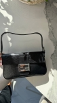 Сумка женская Baguette с кракелюрным эффектом Fendi Артикул LUX-137216. Вид 3