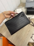Сумка женская Kelly Pochette, PHW Crocodile Niloticus Mat  Hermes Артикул LUX-137308. Вид 2