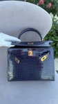  Сумка женская Kelly, 25, GHW Crocodile Porosus Hermes Артикул LUX-137311. Вид 1