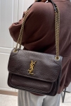 Сумка женская Niki из фактурной кожи Yves Saint Laurent Артикул LUX-137517. Вид 1