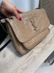 Сумка женская Niki из винтажной кожи с тисненым логотипом Yves Saint Laurent Артикул LUX-137521. Вид 2