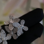 Серьги Triple Pavе Butterfly Diamond Earrings  Graff Артикул LUX-137691. Вид 5