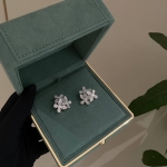 Серьги Triple Pavе Butterfly Diamond Earrings  Graff Артикул LUX-137691. Вид 7