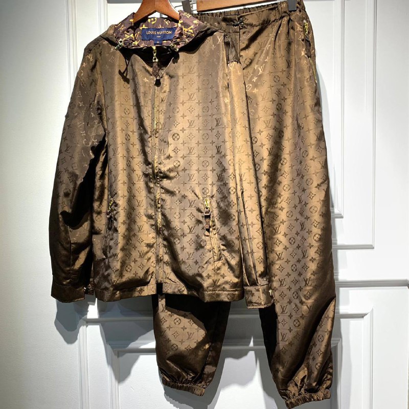 Костюм Louis Vuitton LUX-51135 фото Костюм Louis Vuitton Артикул LUX-51135