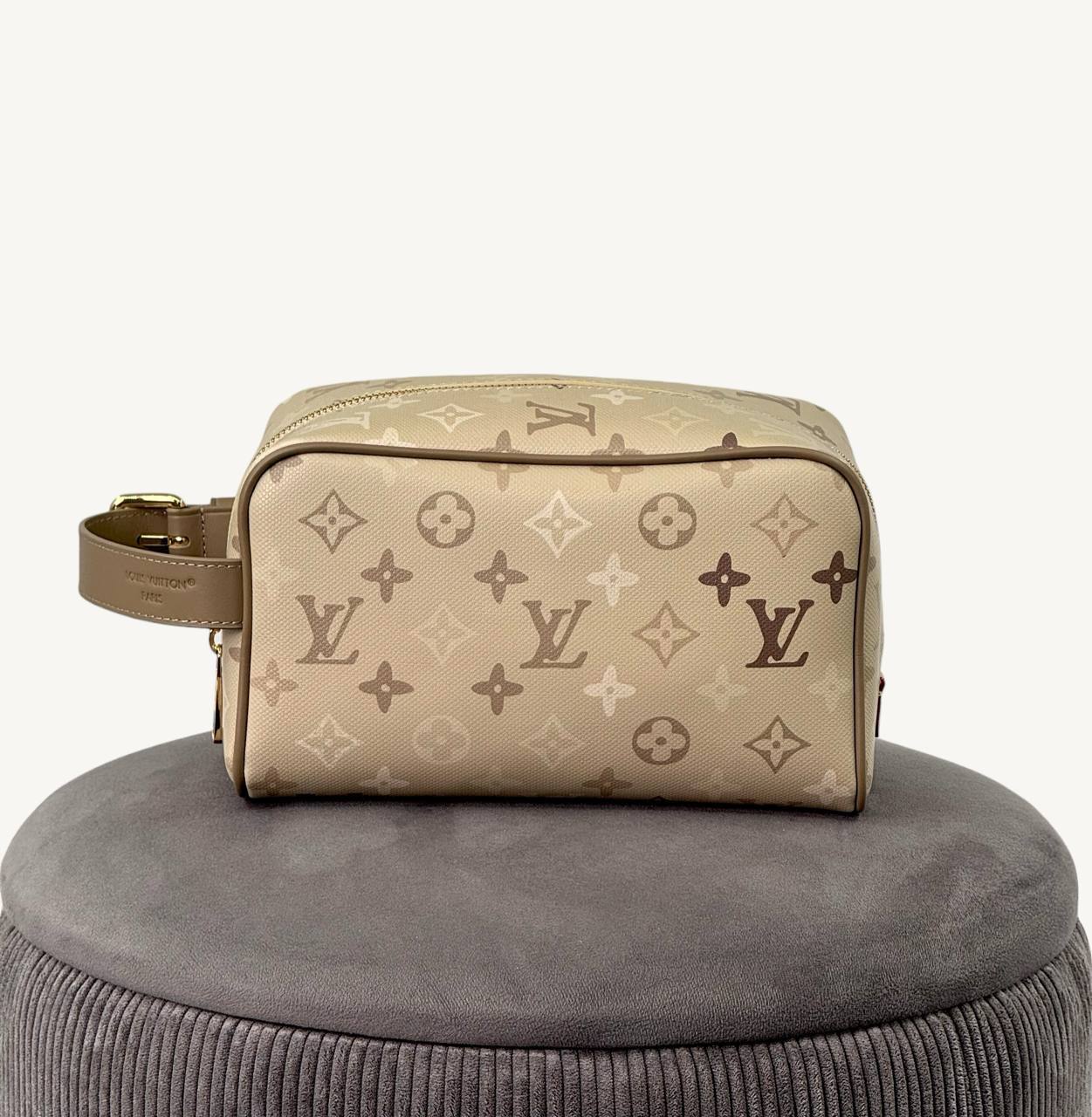 Несессер Louis Vuitton LUX-134825 фото Несессер Louis Vuitton Артикул LUX-134825