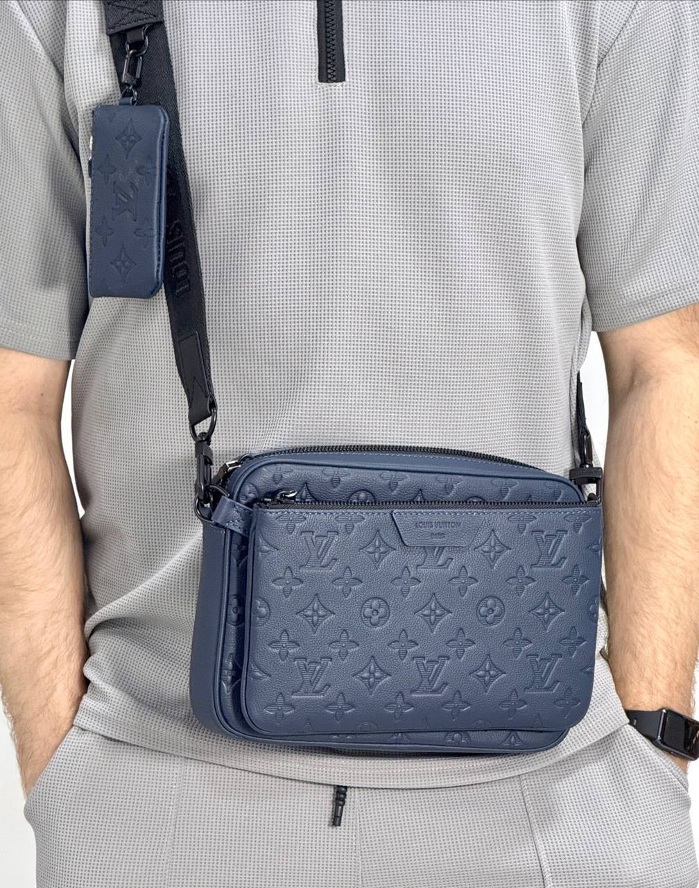 Мессенджер Louis Vuitton LUX-135360 фото Мессенджер Louis Vuitton Артикул LUX-135360