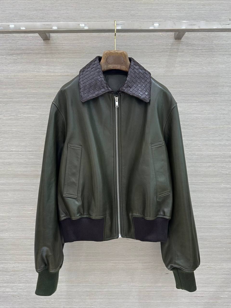 Кожаный бомбер Bottega Veneta LUX-136130 фото Кожаный бомбер Bottega Veneta Артикул LUX-136130