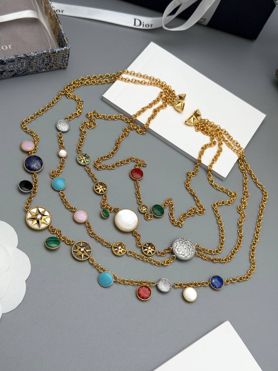 Колье Christian Dior LUX-136574 фото Колье Christian Dior Артикул LUX-136574