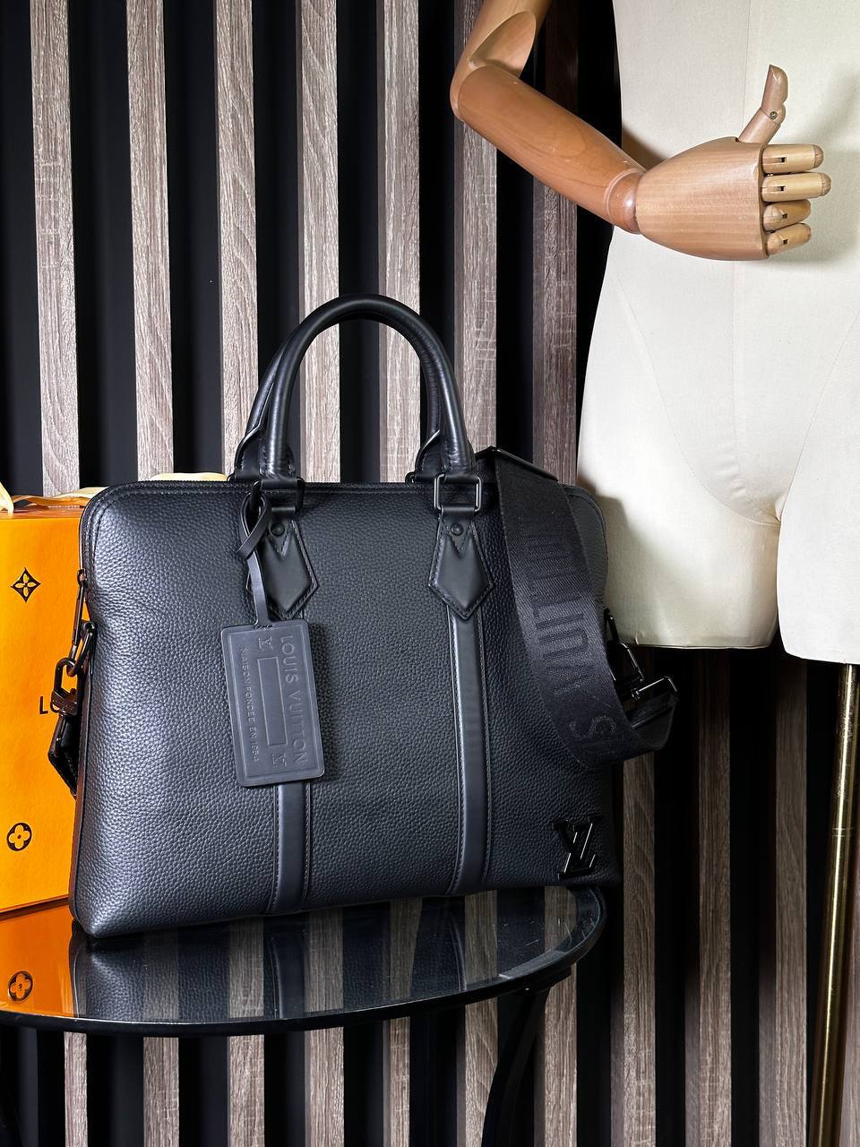 Портфель Louis Vuitton LUX-136809 фото Портфель Louis Vuitton Артикул LUX-136809