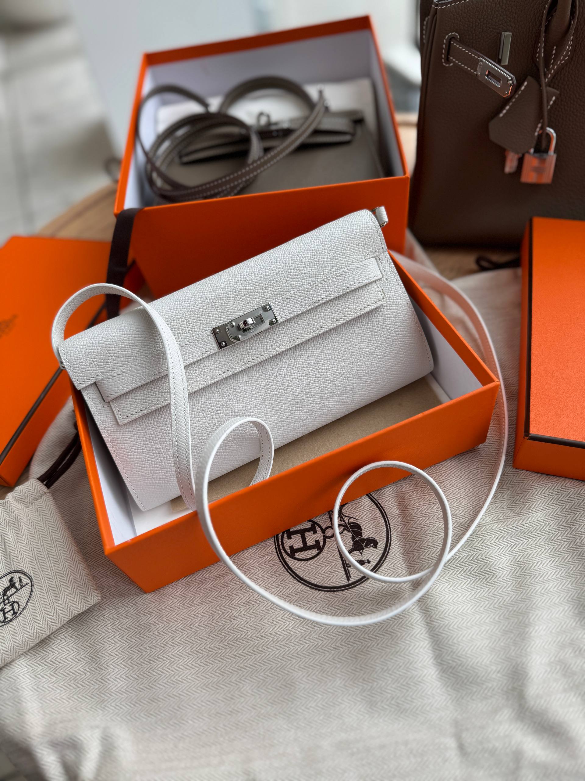 Сумка женская Kelly Classique To Go wallet Hermes LUX-137998 фото Сумка женская Kelly Classique To Go wallet Hermes Артикул LUX-137998