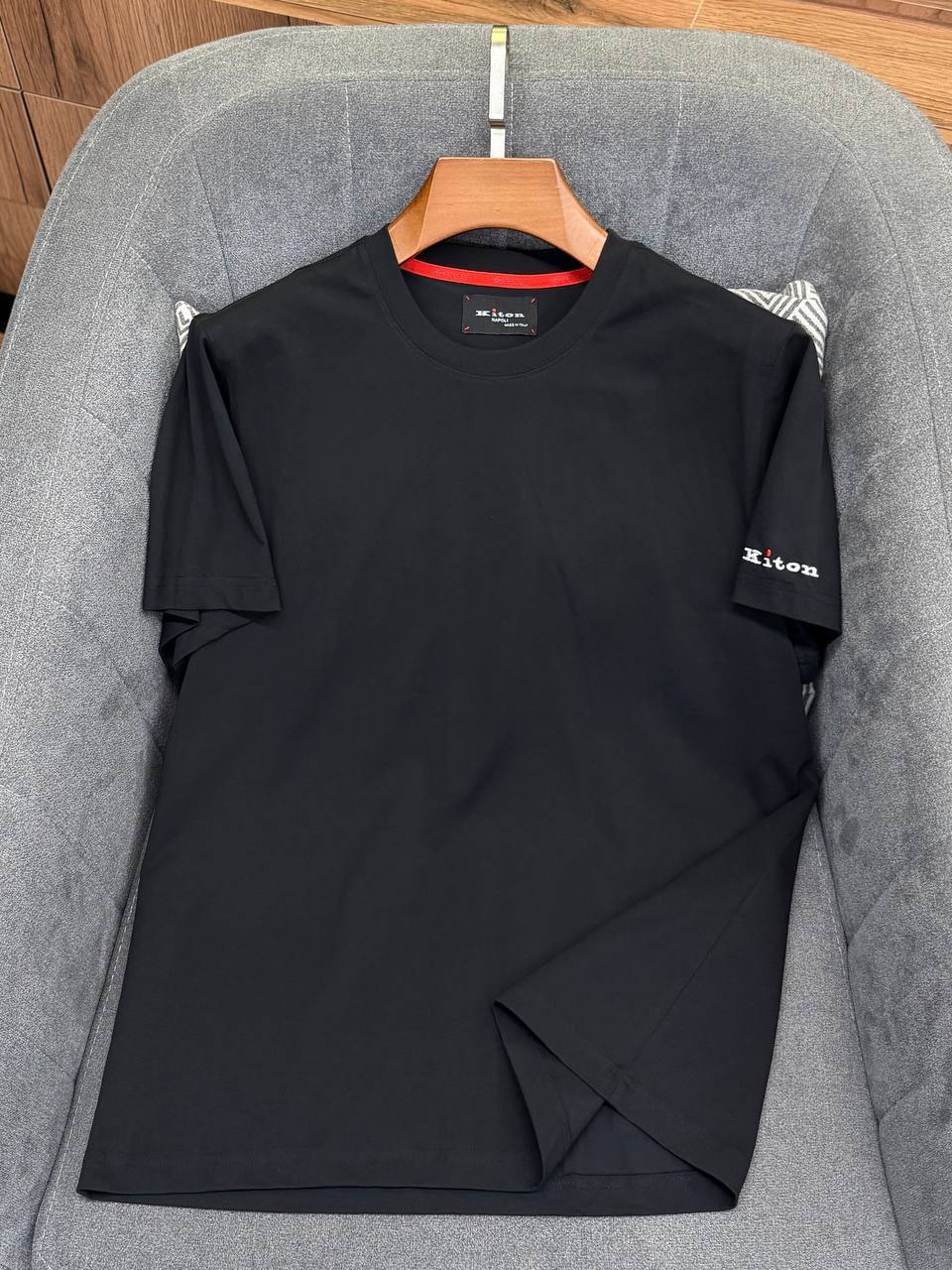 Футболка мужская Kiton LUX-135903 фото Футболка мужская Kiton Артикул LUX-135903
