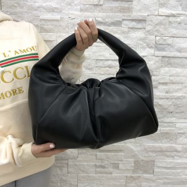 Сумка женская THE SHOULDER POUCH IN VITELLO Bottega Veneta LUX-26830