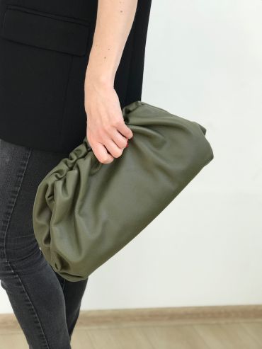 Клатч THE POUCH IN BUTTER CALF Bottega Veneta LUX-17981