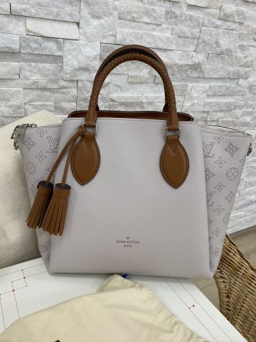  СУМКА-ТОУТ HAUMEA Louis Vuitton LUX-27012