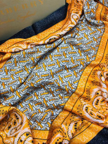 Палантин Burberry LUX-54846