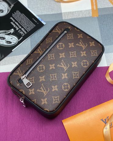 Борсетка  Louis Vuitton LUX-39410