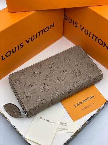 Кошелёк Louis Vuitton LUX-44588