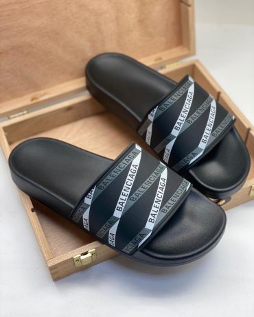Шлёпанцы Balenciaga LUX-47305