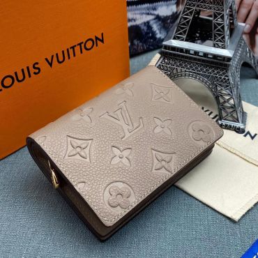 Кошелёк Louis Vuitton LUX-46985