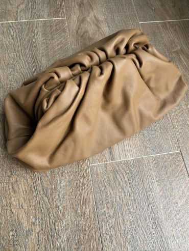 Клатч THE POUCH IN BUTTER CALF Bottega Veneta LUX-29960