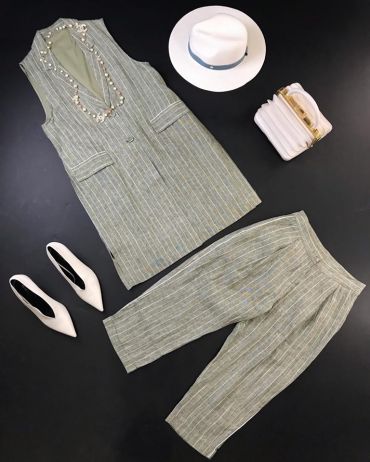 Костюм женский брючный  LUX-13744