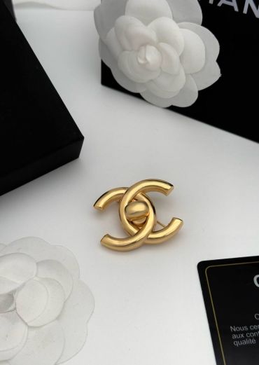 Брошь Chanel LUX-116179