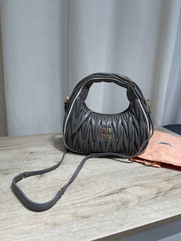 Сумка женская 23 cm  Miu Miu LUX-122740
