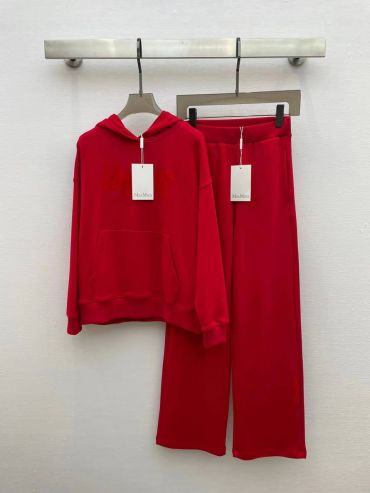 Костюм спортивный