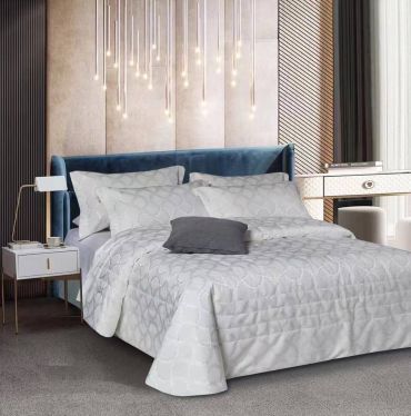 Покрывало с двумя наволочками