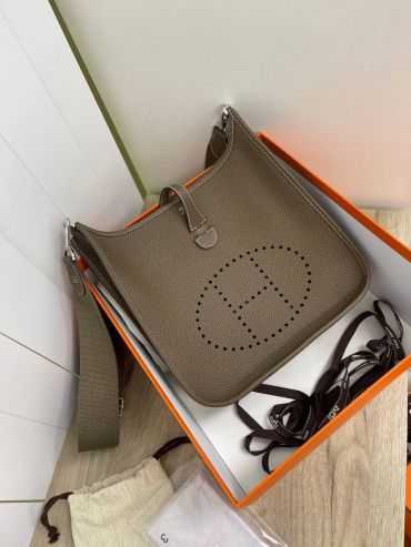 Сумка женская Evelyne 29 cm Clemence leather  Hermes LUX-115459