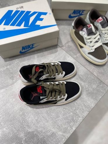 Кроссовки Nike  LUX-118132