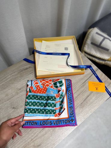 Платок Louis Vuitton LUX-122246