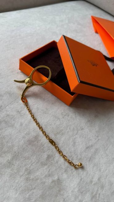  Charms  Hermes LUX-135298
