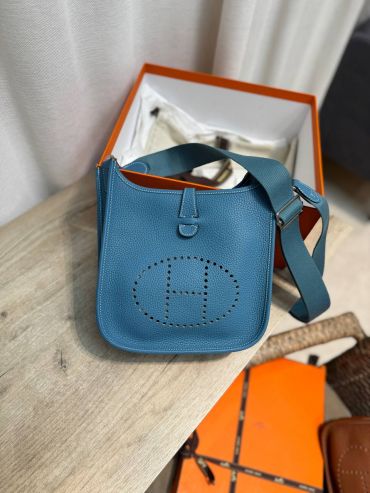 Сумка женская Evelyne 23 cm Clemence leather Hermes LUX-134330