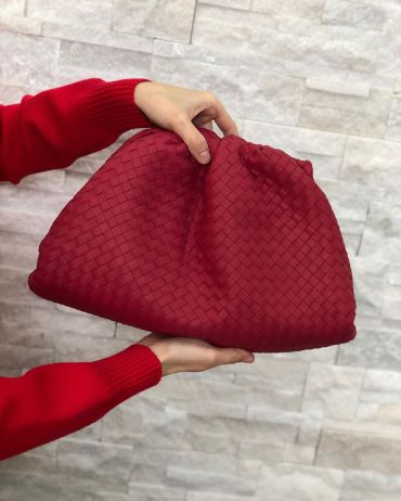  Клатч THE POUCH IN BUTTER CALF  Bottega Veneta LUX-28025