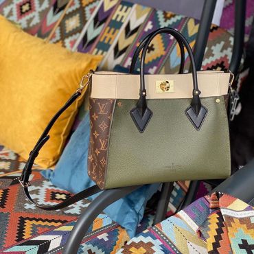 Сумка-тоут On My Side Louis Vuitton LUX-30234