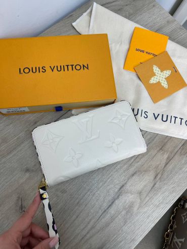 Кошелёк Louis Vuitton LUX-56958