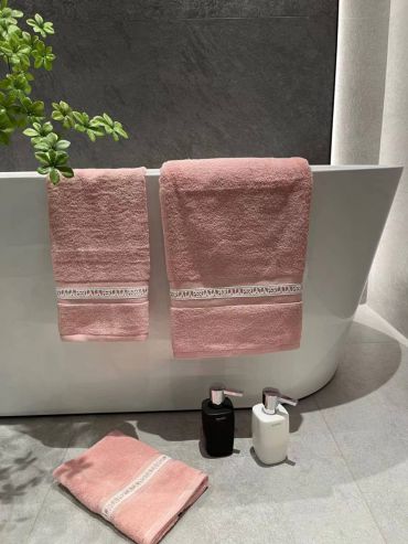 Комплект из трёх полотенец