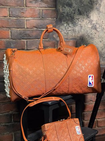 Сумка дорожная  Louis Vuitton LUX-63548