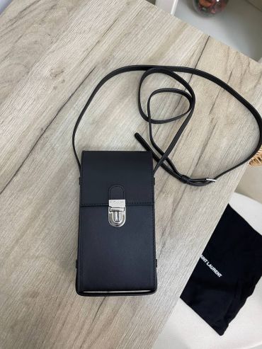 Сумочка/чехол Yves Saint Laurent LUX-64053