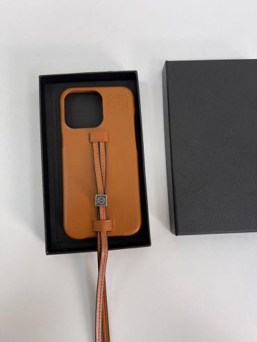 Чехол на iPhone 13 pro Loewe LUX-65971