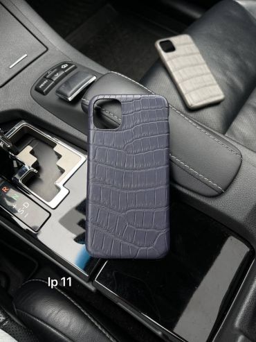 Чехол на iPhone 11  LUX-66574