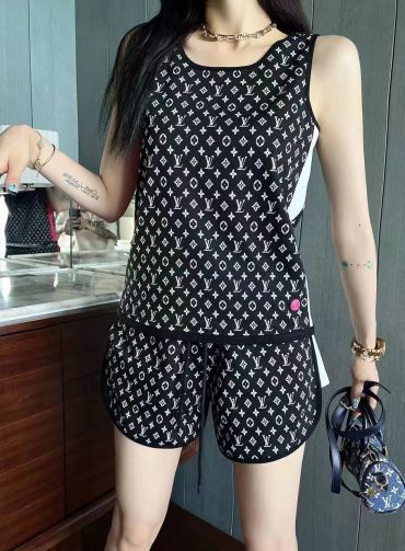 Костюм женский Louis Vuitton LUX-68545