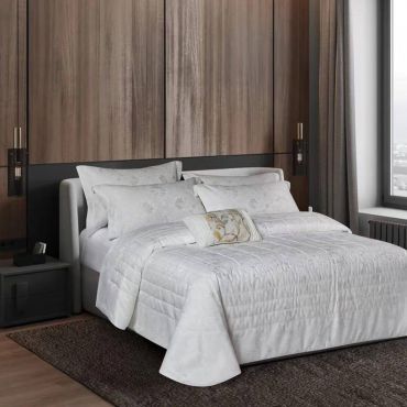 Покрывало с двумя наволочками