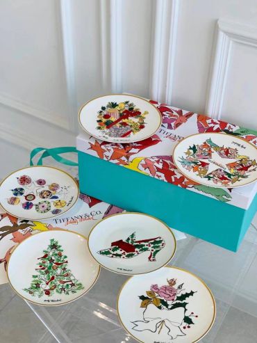 Набор тарелок 