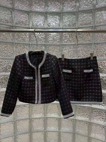 Костюм женский