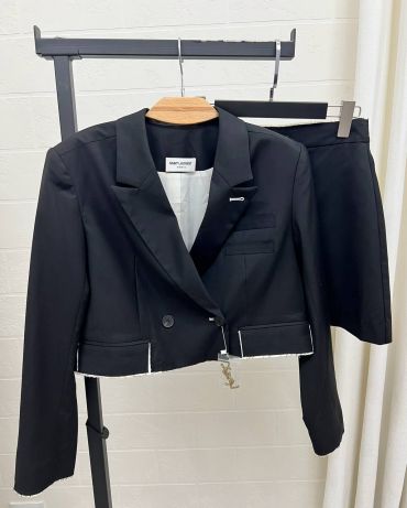 Костюм женский 