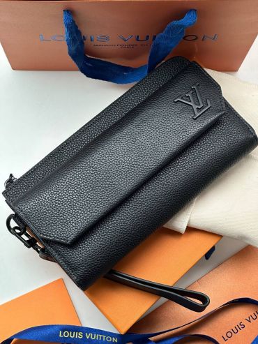 Клатч  Louis Vuitton LUX-114483