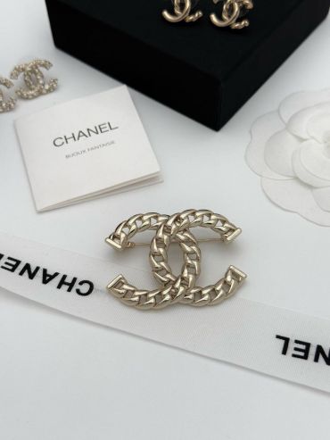 Брошь  Chanel LUX-116184
