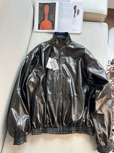 Кожаный бомбер  Balenciaga LUX-117822